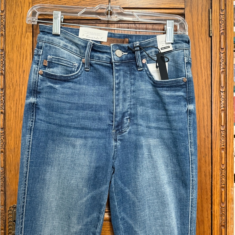 Judy Blue Denim Straight Capri Jean in Deep Blue - Picture 2 of 16